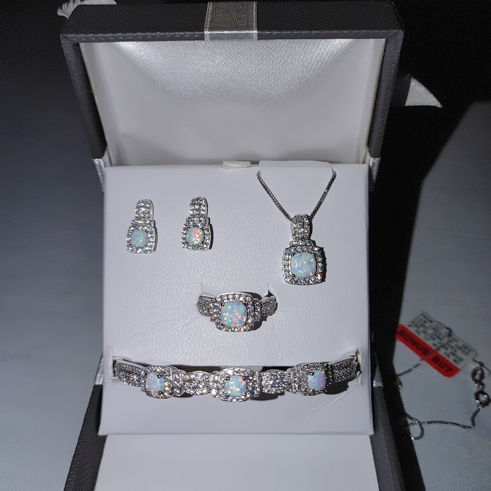 Opal&cubic zirconia 4pc set
